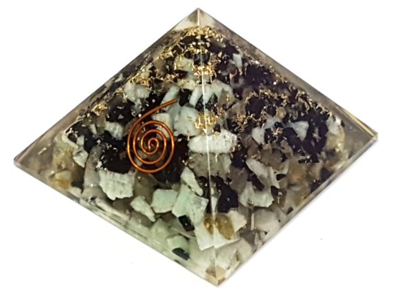 Shungite Tourmaline Labradorite Green Aventurine Orgone Pyramid combination pyramid - Image 6