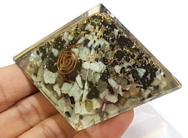 Shungite Tourmaline Labradorite Green Aventurine Orgone Pyramid combination pyramid - Image 4