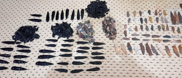 841 agate flint and obsidian arrowhead lot - Image 3