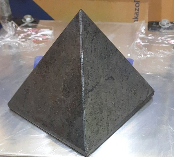 Big Hematite Pyramid 5 inches Positive Energy Chakra Balancing Pyramid Stability - Image 2