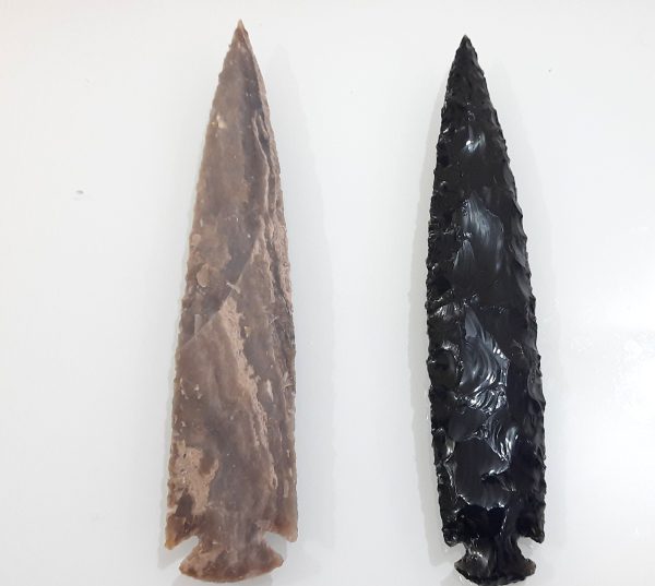 SET OF 2 AGATE AND OBSIDIAN ARROWHEAD 8 INCHES EACH