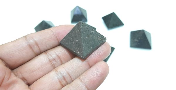 Lot of 7 Hematite Pyramid Set Natural Stone Pyramid - Image 3